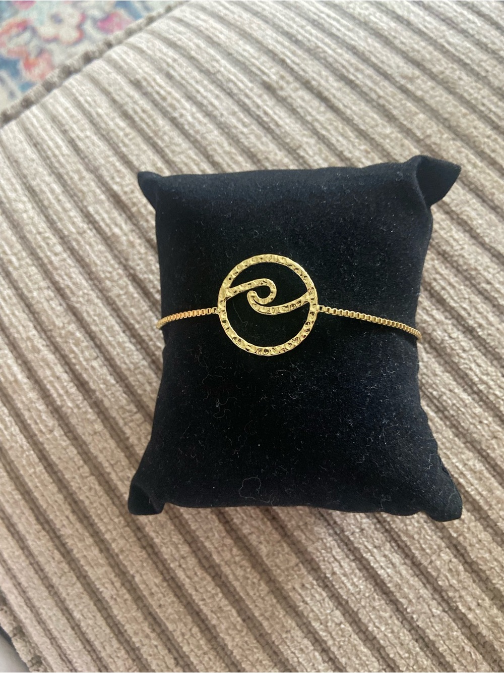 Hammered Gold Spiral Circle Chain Bracelet - Women's Jewelry